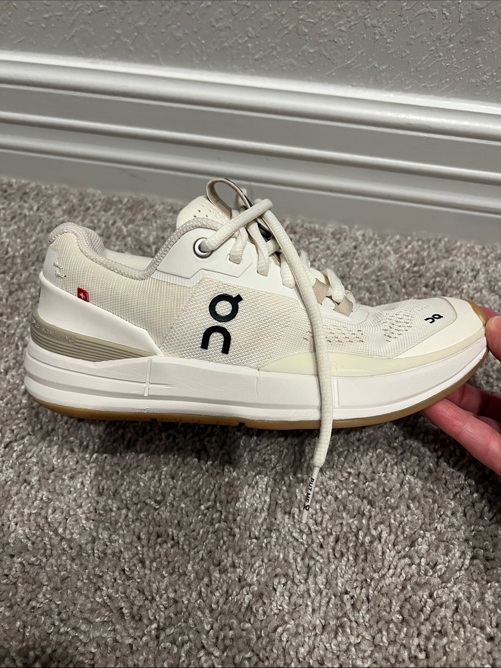 On Running, The Roger Pro court shoes, Ivory with Gum Sole, Worn twice indoor